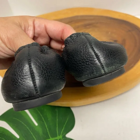 Tory Burch Melinda Pebbled Leather Flats - Picture 4 of 7